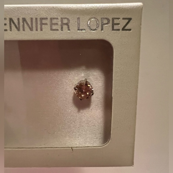 NWT WOMEN’S JLO by JENNIFER LOPEZ CZ STUD EARRINGS. - Picture 6 of 10